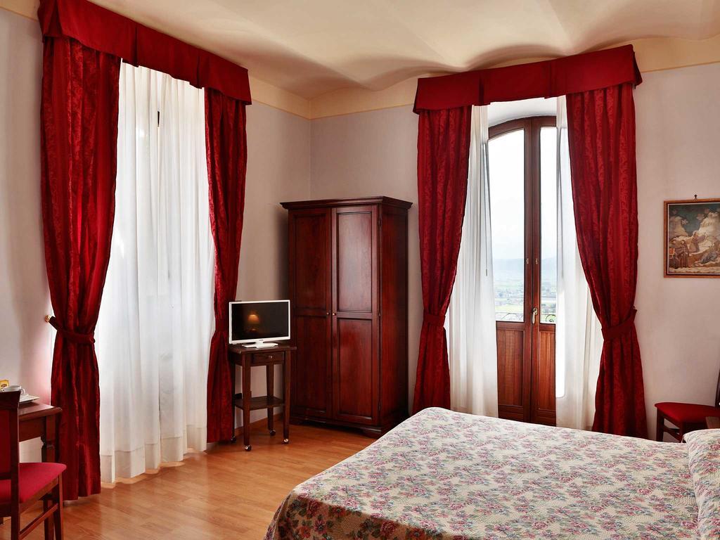 Hotel Windsor Savoia Assisi Bagian luar foto