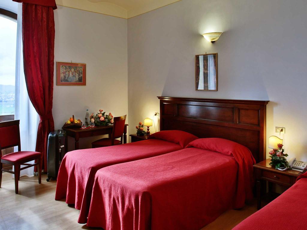 Hotel Windsor Savoia Assisi Bagian luar foto