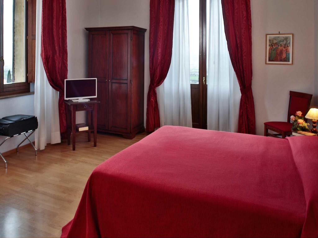 Hotel Windsor Savoia Assisi Bagian luar foto