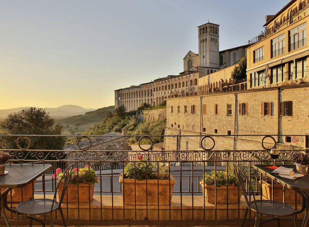 Hotel Windsor Savoia Assisi Bagian luar foto