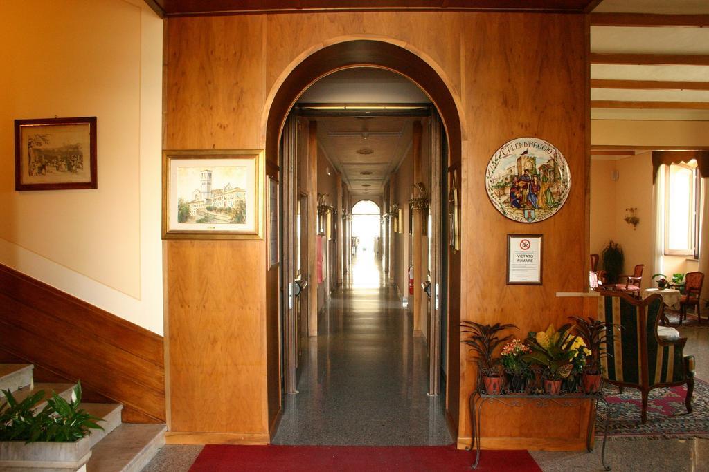 Hotel Windsor Savoia Assisi Bagian luar foto