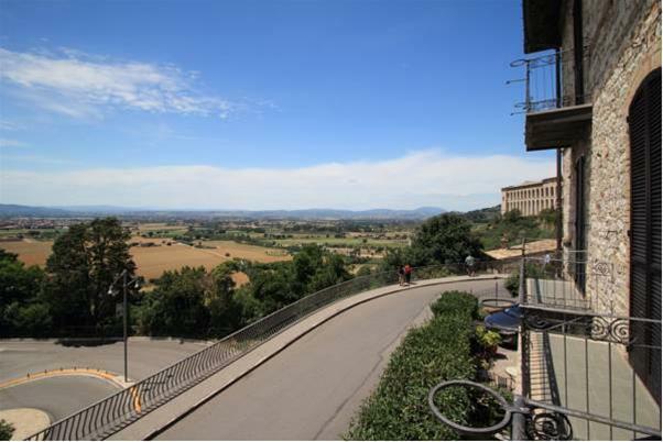 Hotel Windsor Savoia Assisi Bagian luar foto